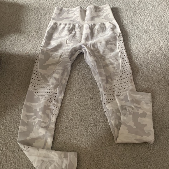 VDC Synergy White Camo Leggings - Picture 6 of 8